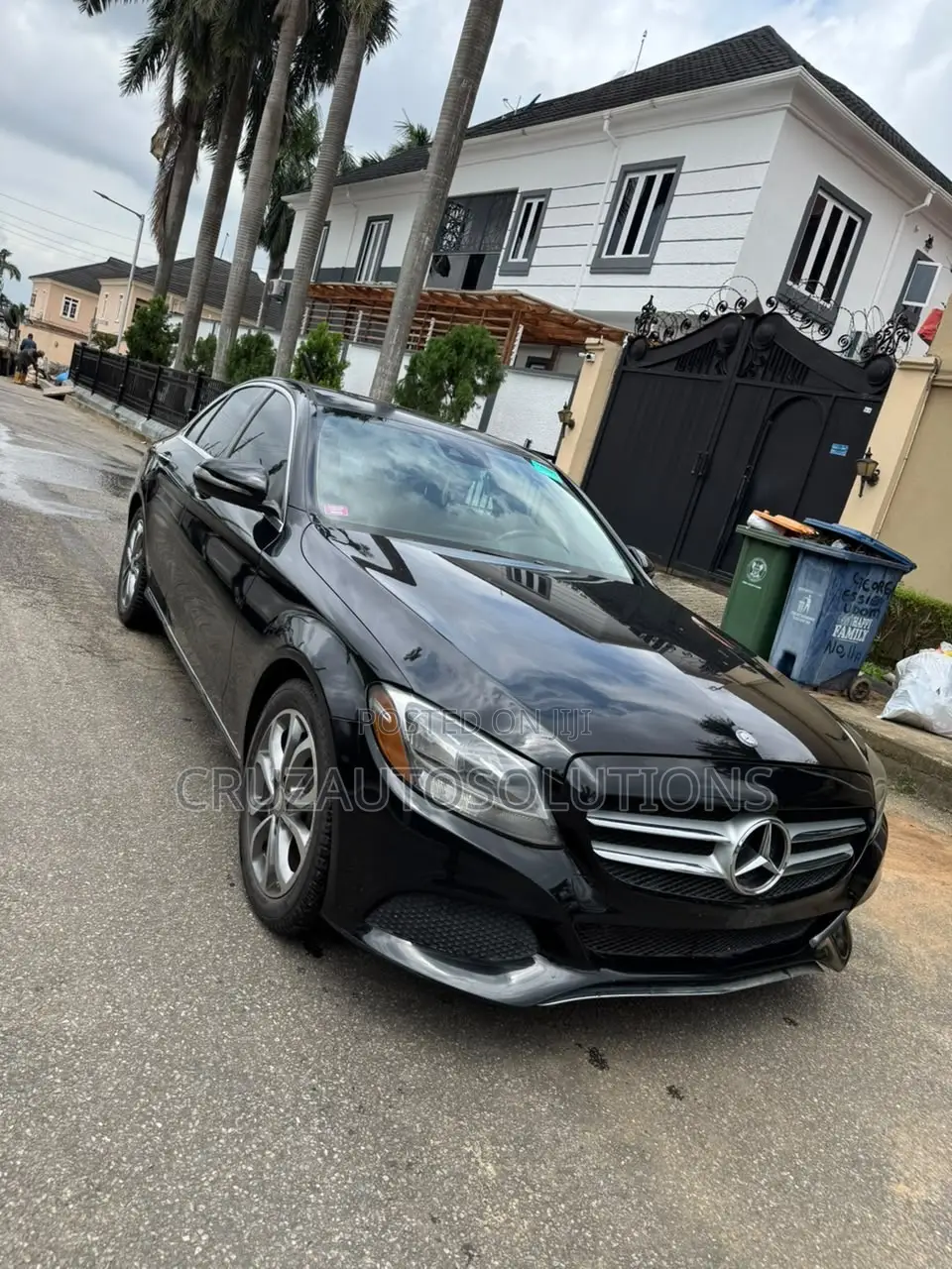Mercedes-Benz C300 2016 Black