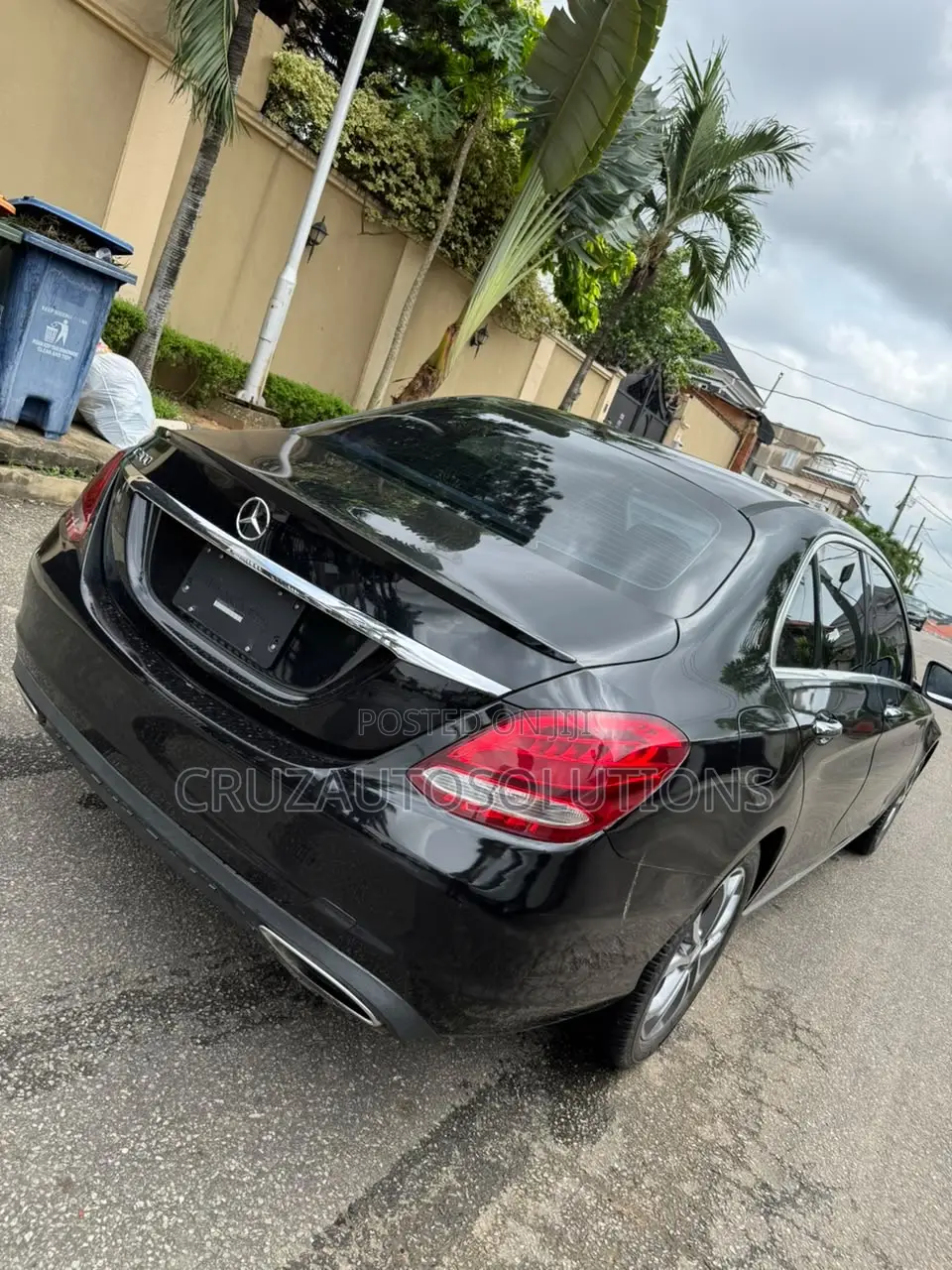 Mercedes-Benz C300 2016 Black