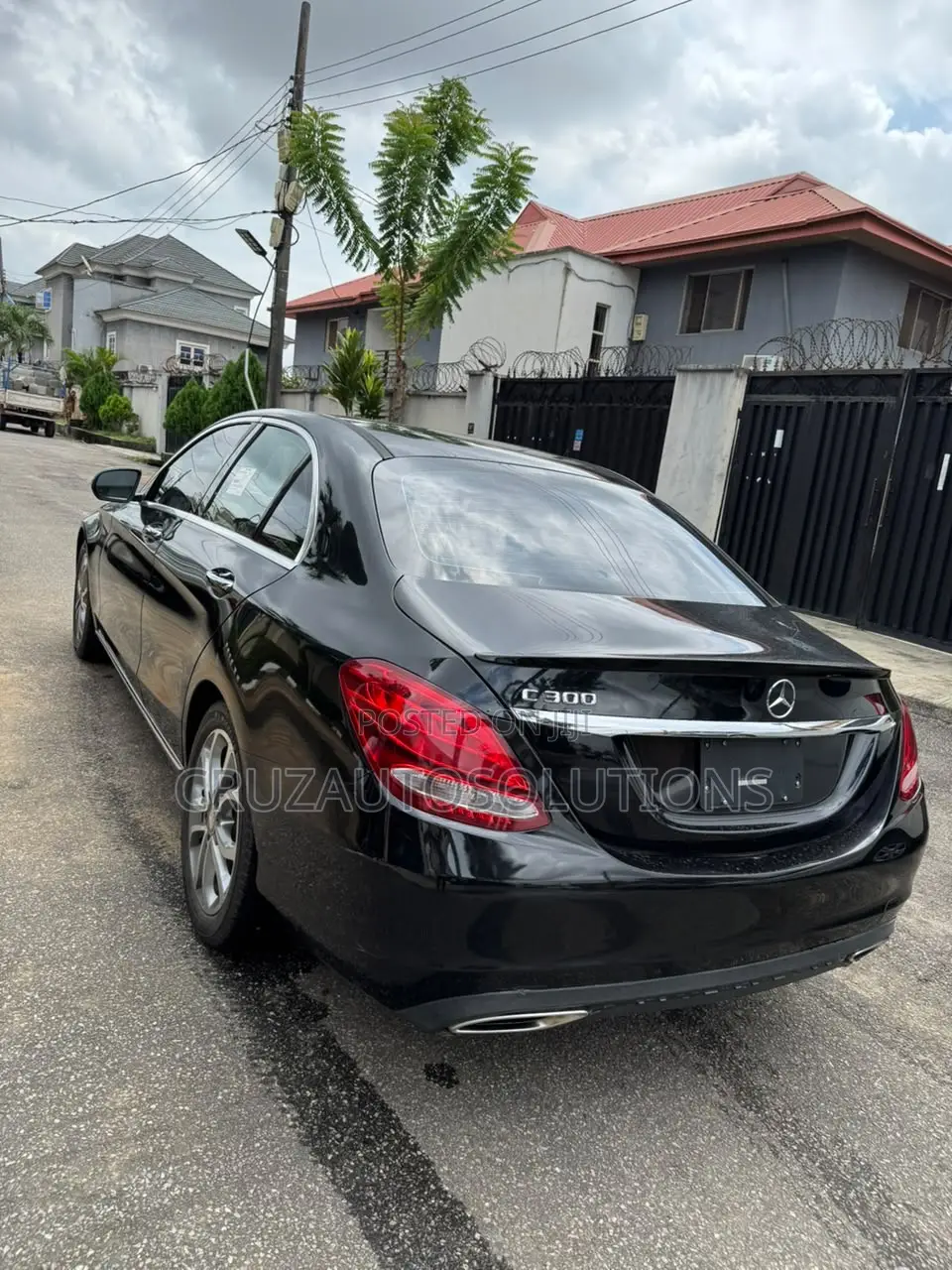 Mercedes-Benz C300 2016 Black