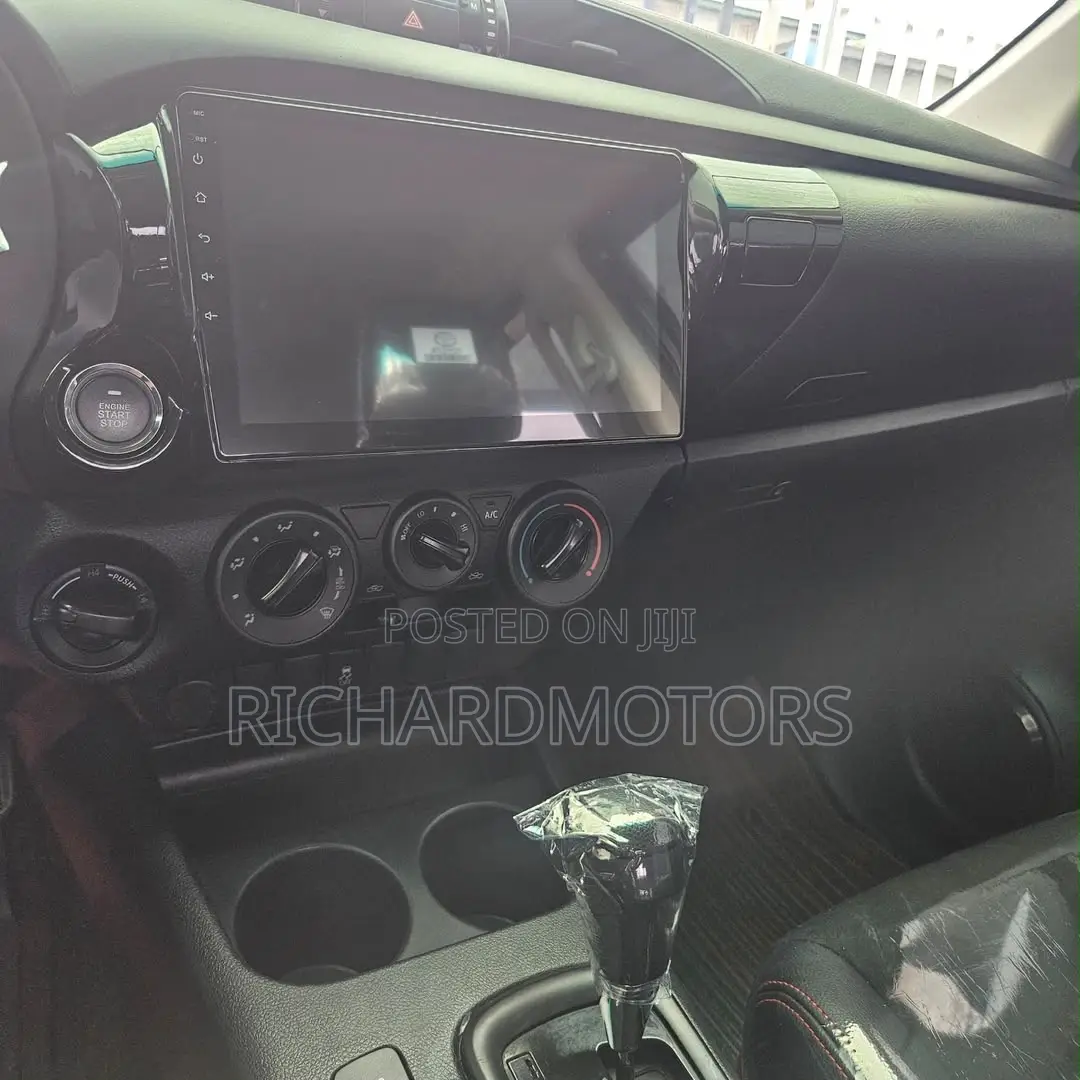 Toyota Hilux Revo Double Cab Petrol 2.7 AWD 2019 Black
