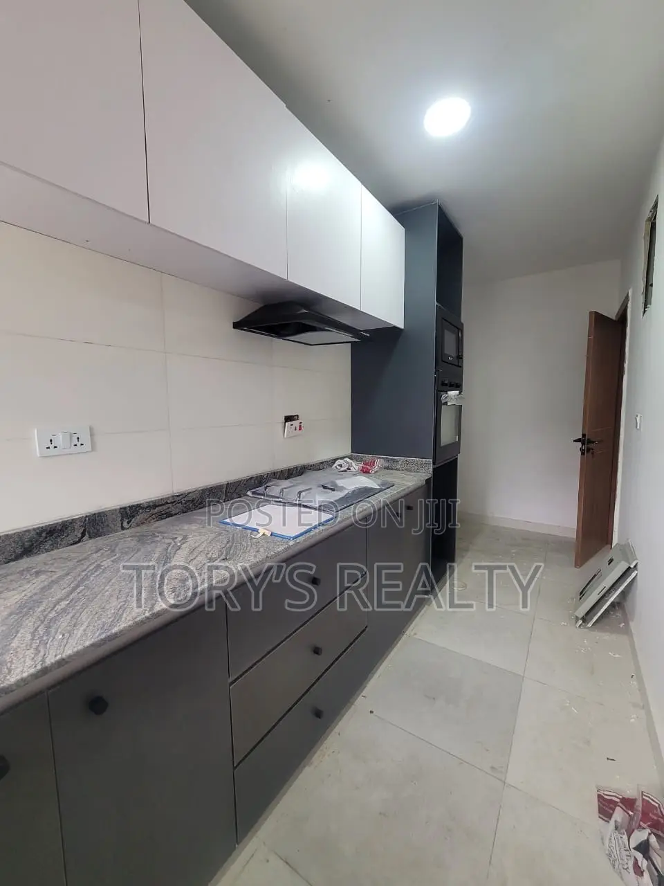 2bdrm Apartment in Lekki Phase 1 for rent