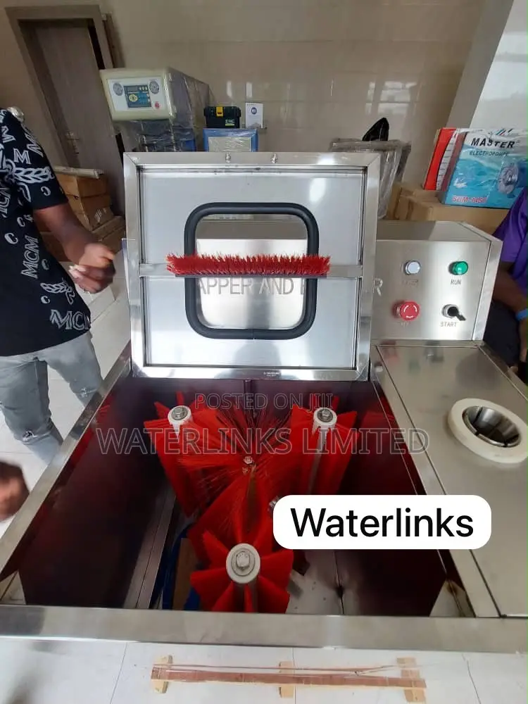 C Way Dispenser Cap and Brush Machine