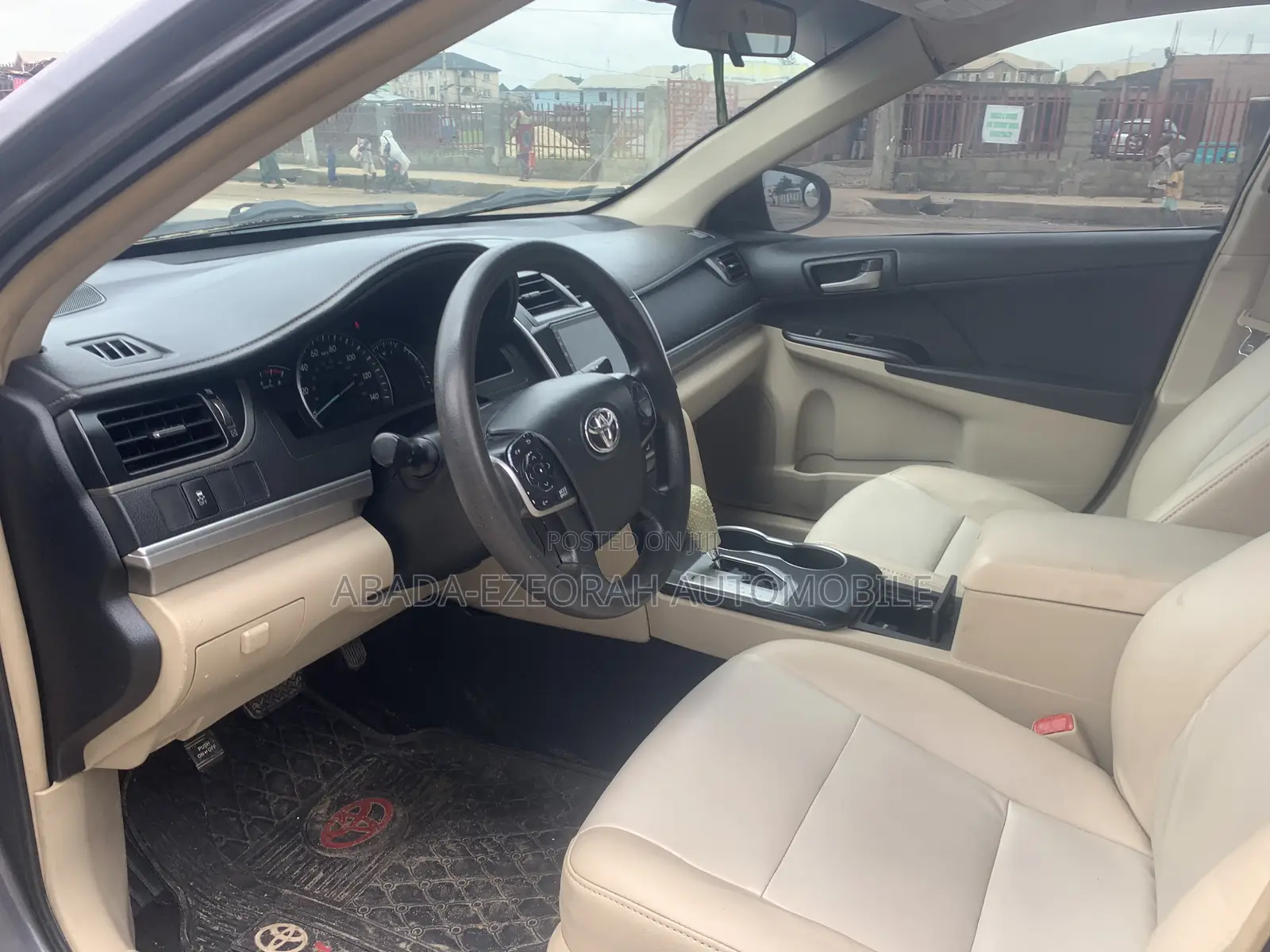 Toyota Camry SE 4dr Sedan (2.5L 4cyl 6A) 2012 Gray