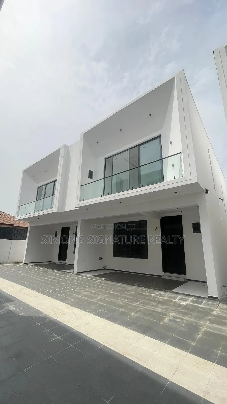 4bdrm Duplex in Ikota for sale