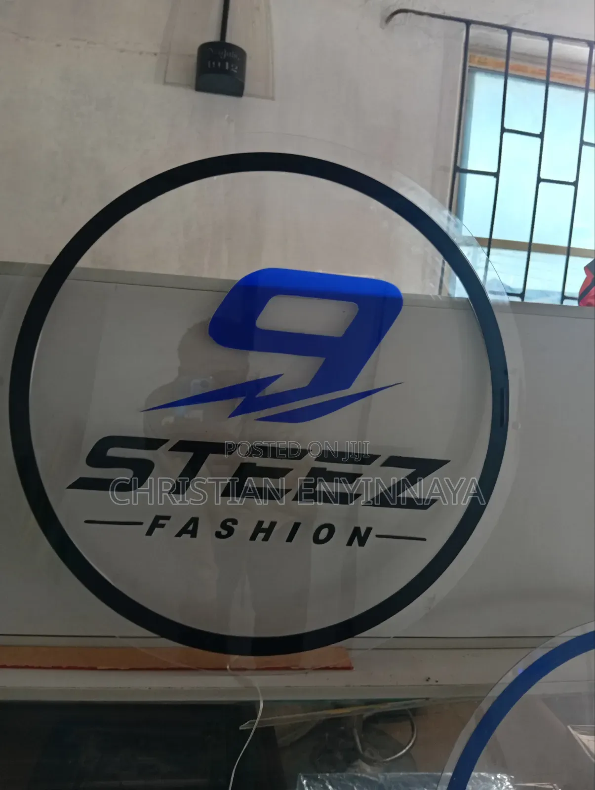 Round Acrylic Indoor Signage
