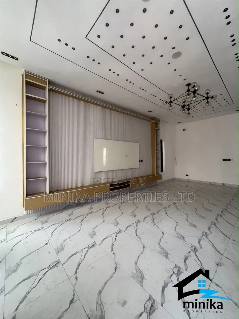 5bdrm Duplex in Ikota for sale