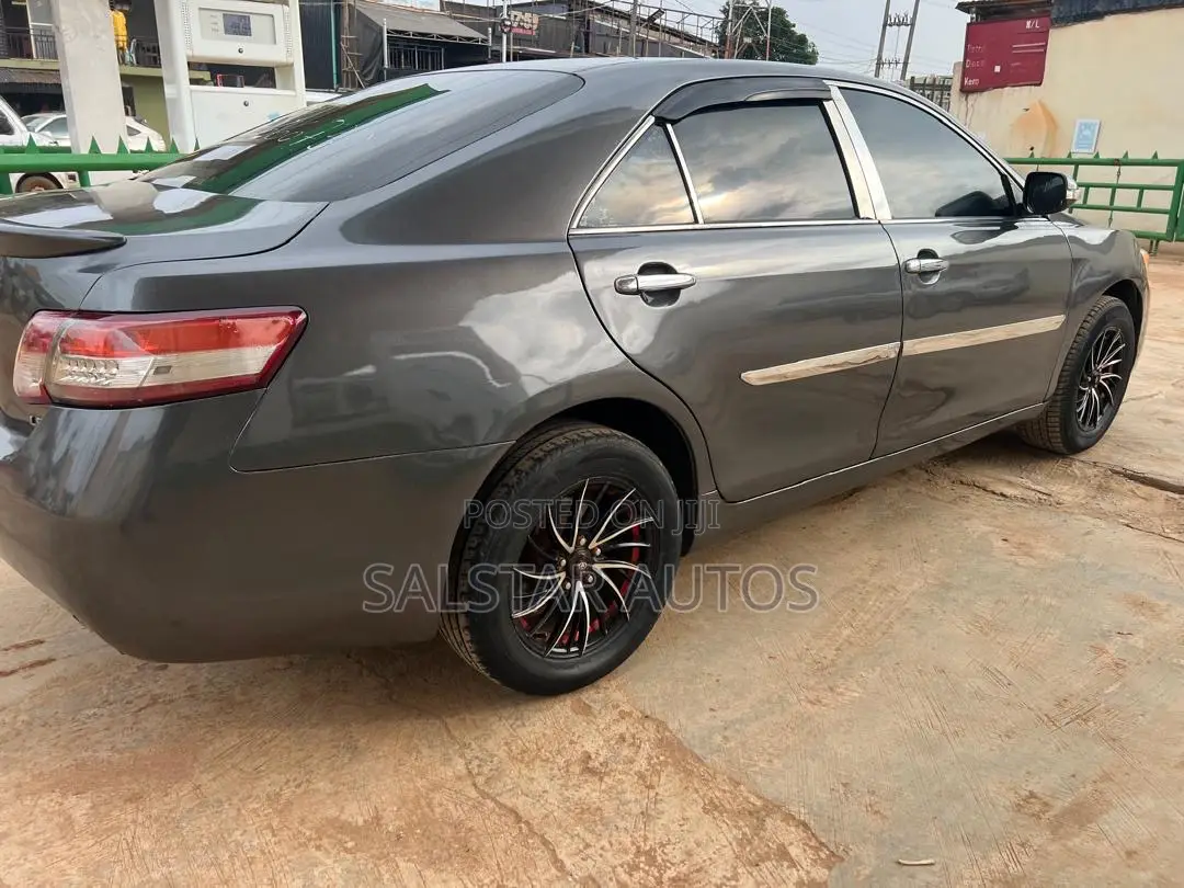 Toyota Camry LE 4dr Sedan (2.4L 4cyl 5A) 2008 Gray