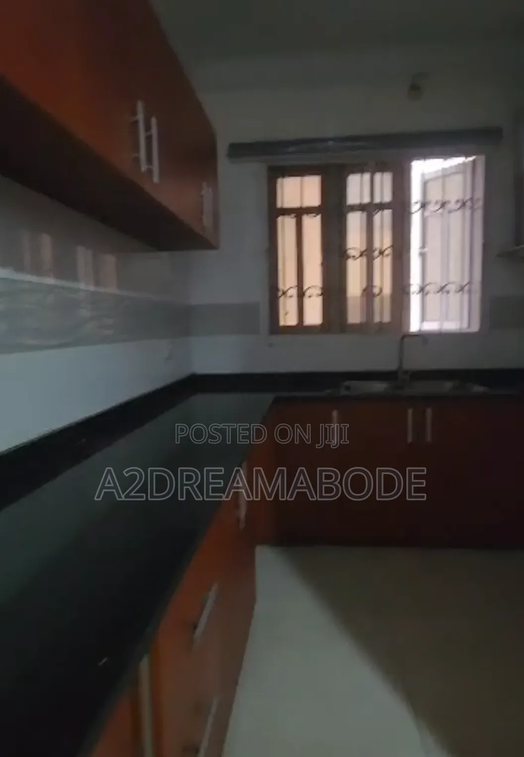 4bdrm Duplex in Yaba, Alagomeji for rent