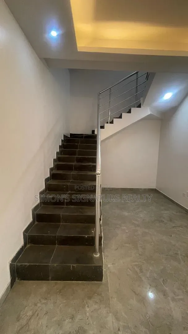5bdrm Duplex in Ikate for sale