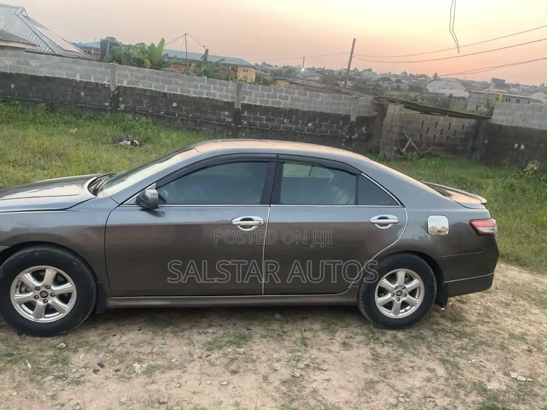 Toyota Camry SE 4dr Sedan (2.4L 4cyl 5A) 2008 Gray