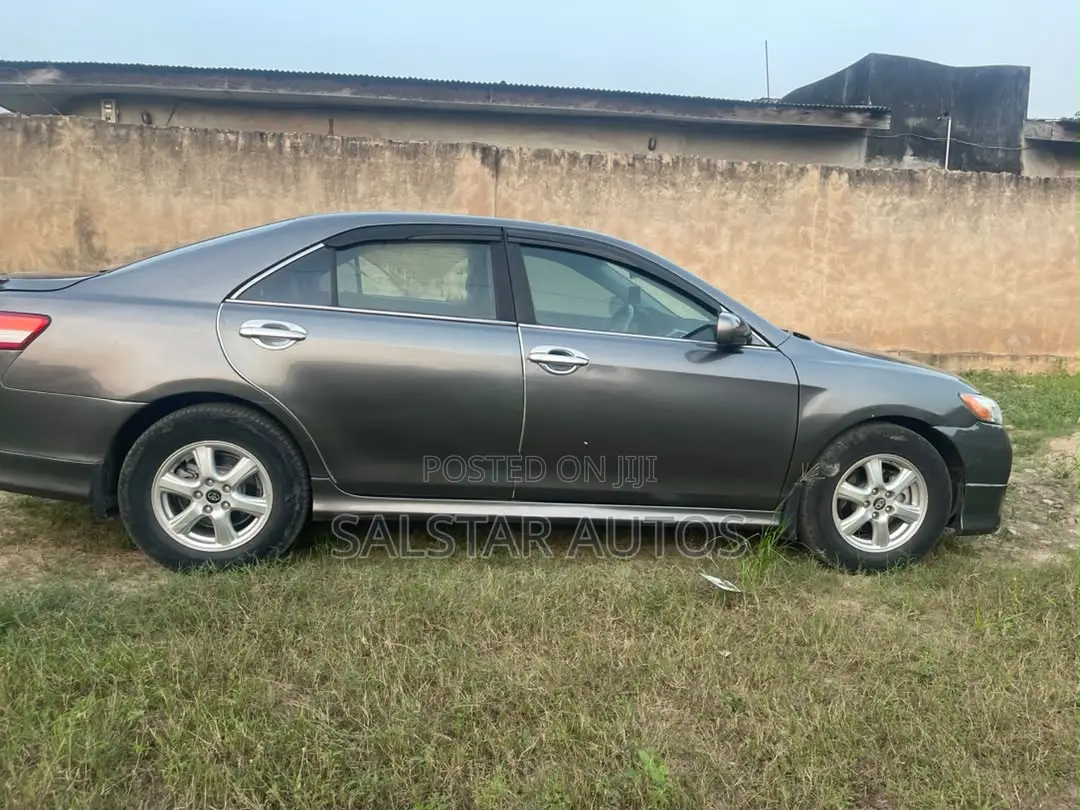 Toyota Camry SE 4dr Sedan (2.4L 4cyl 5A) 2008 Gray