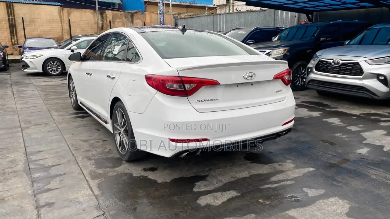 Hyundai Sonata Sport 4dr Sedan (2.4L 4cyl 6A) 2015 White
