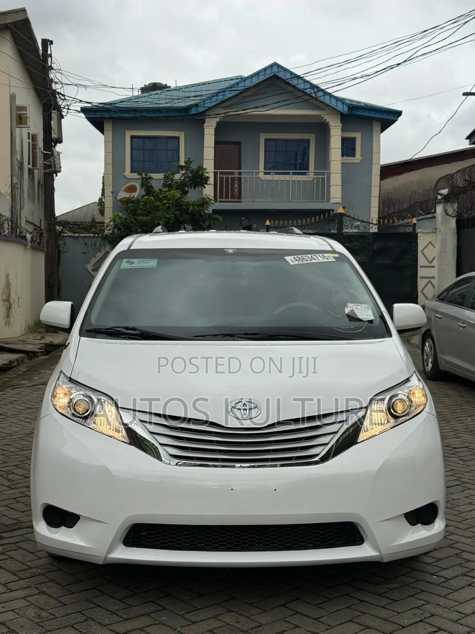 Toyota Sienna LE 8-Passenger 4dr Minivan (3.5L 6cyl 6A) 2014 White