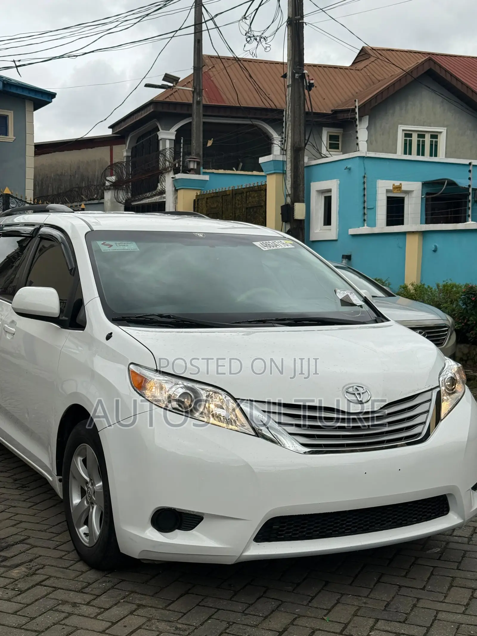 Toyota Sienna LE 8-Passenger 4dr Minivan (3.5L 6cyl 6A) 2014 White