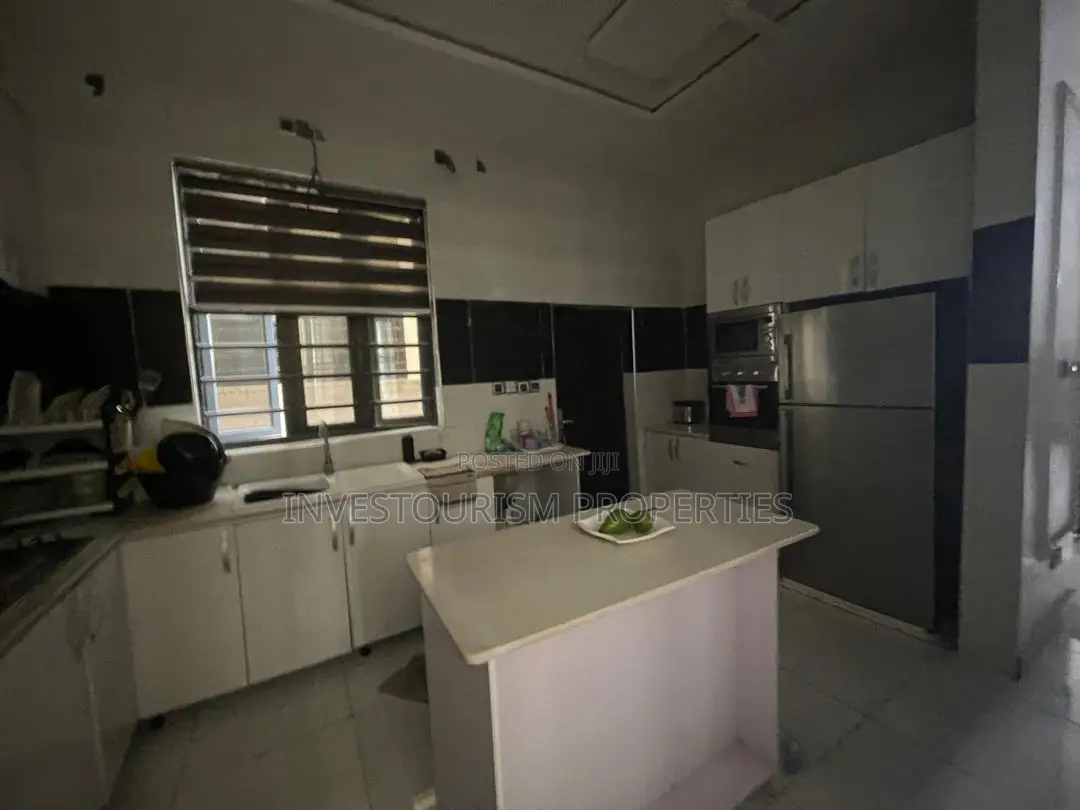 4bdrm Duplex in Ikota for sale