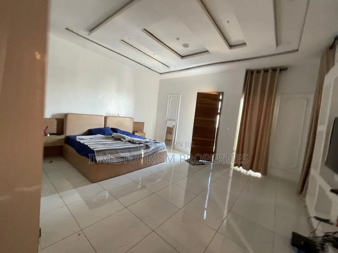 4bdrm Duplex in Ikota for sale