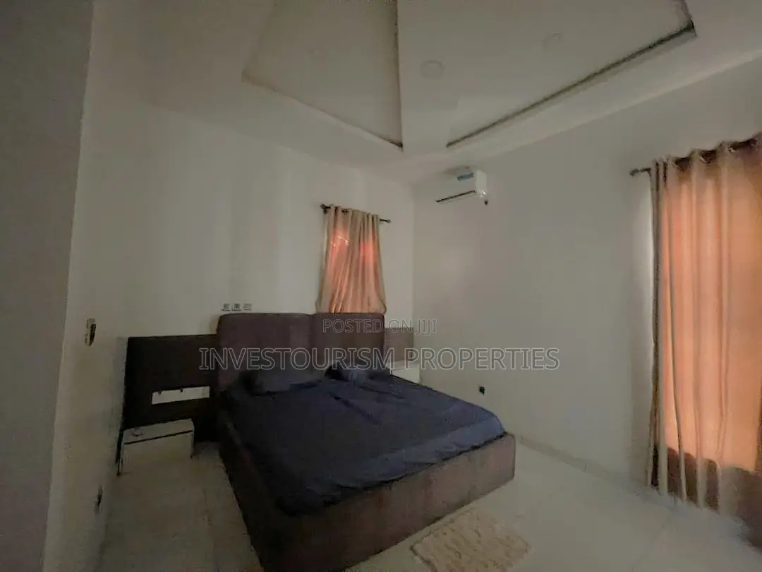 4bdrm Duplex in Ikota for sale