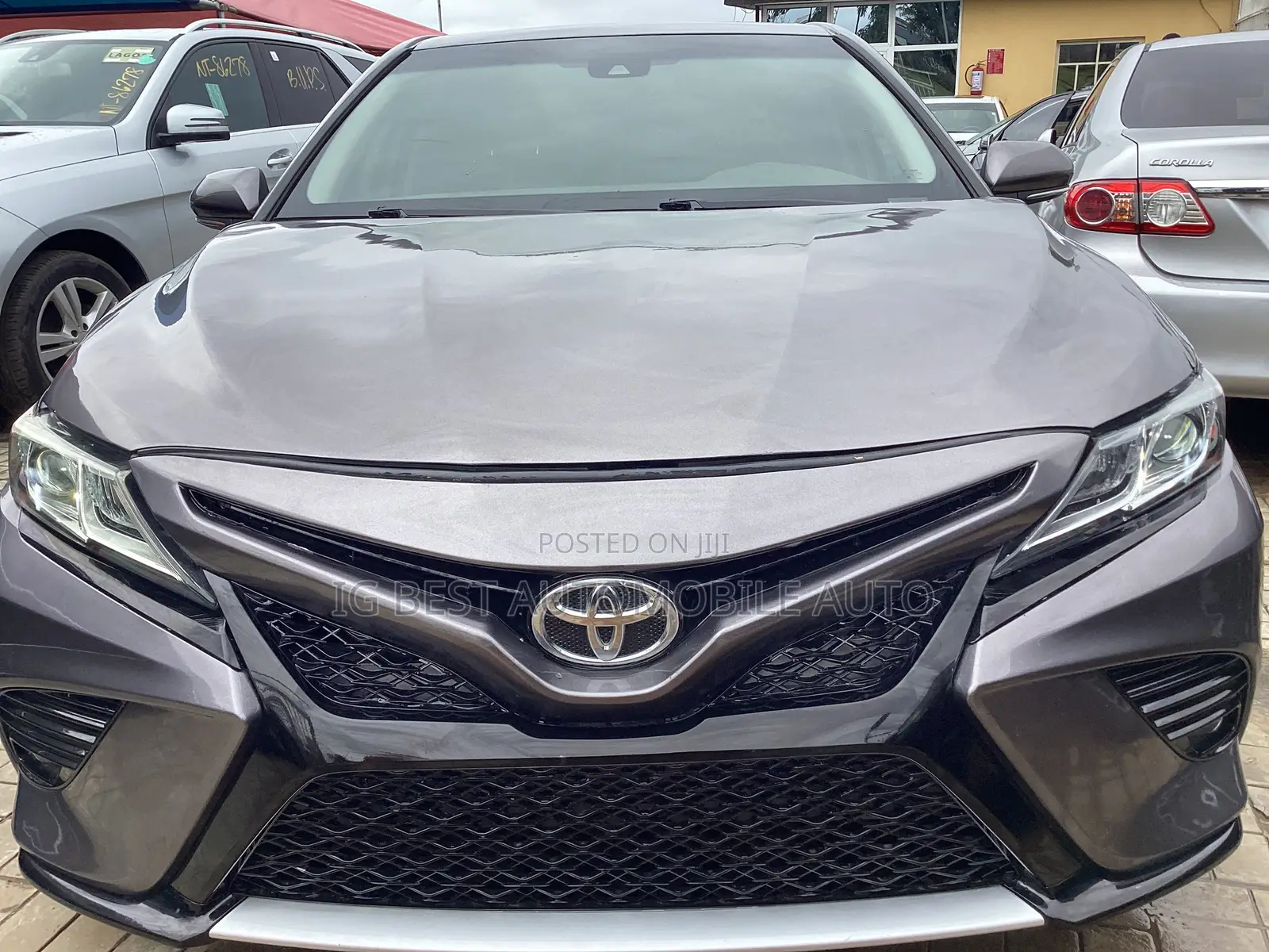 Toyota Camry SE (2.5L 4cyl 8A) 2019 Gray