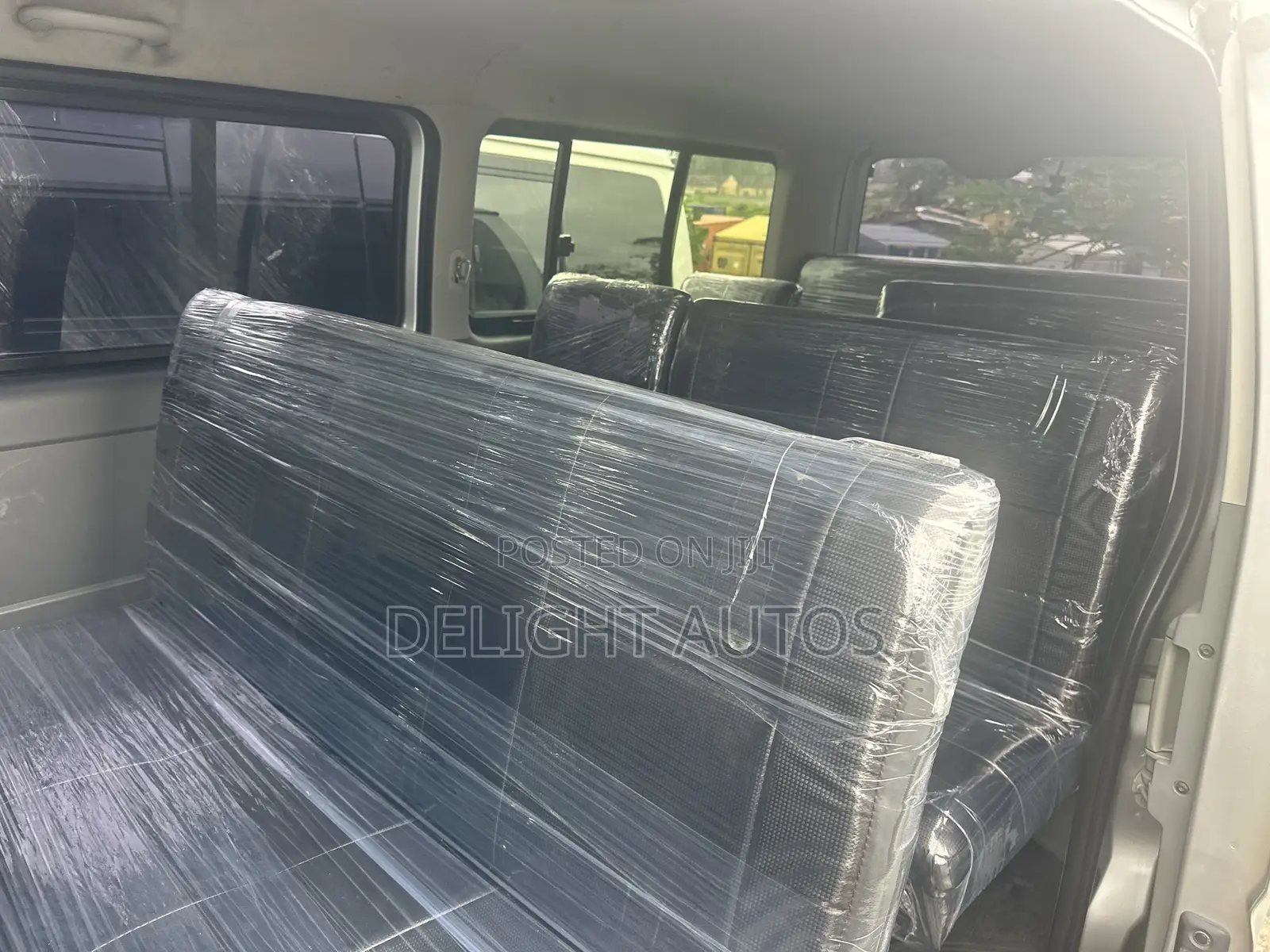 Toyota HiAce 2013 Silver