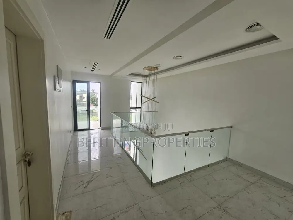6bdrm Duplex in Banana Island for sale