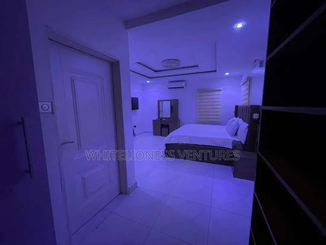 Furnished 5bdrm Duplex in Osapa for sale