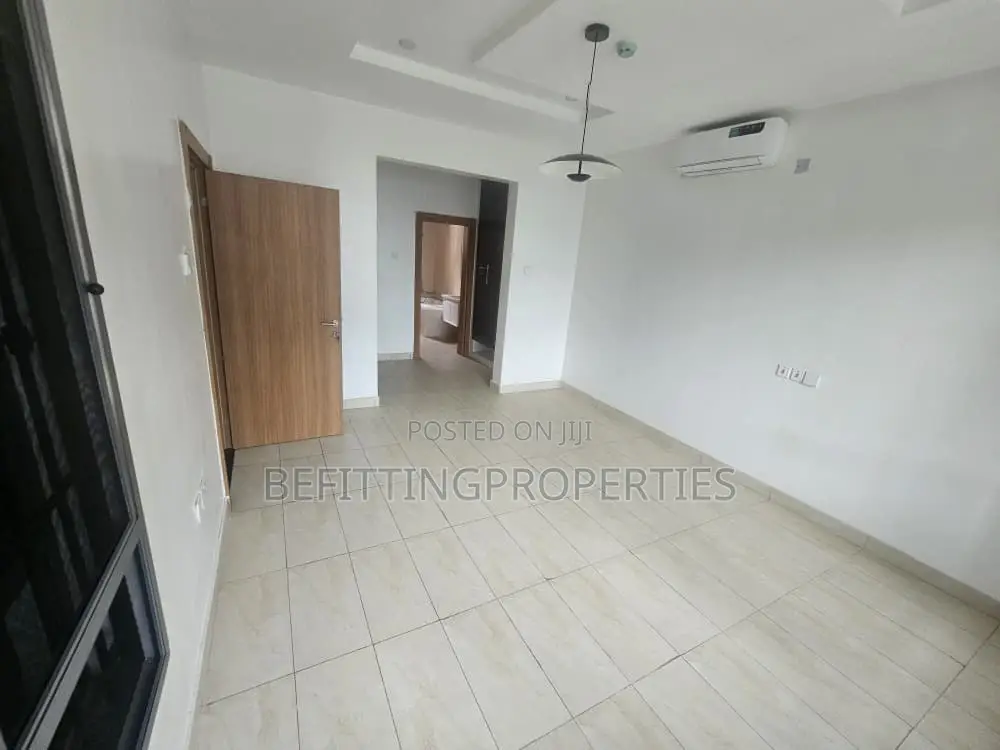 4bdrm Apartment in Banana Island for rent