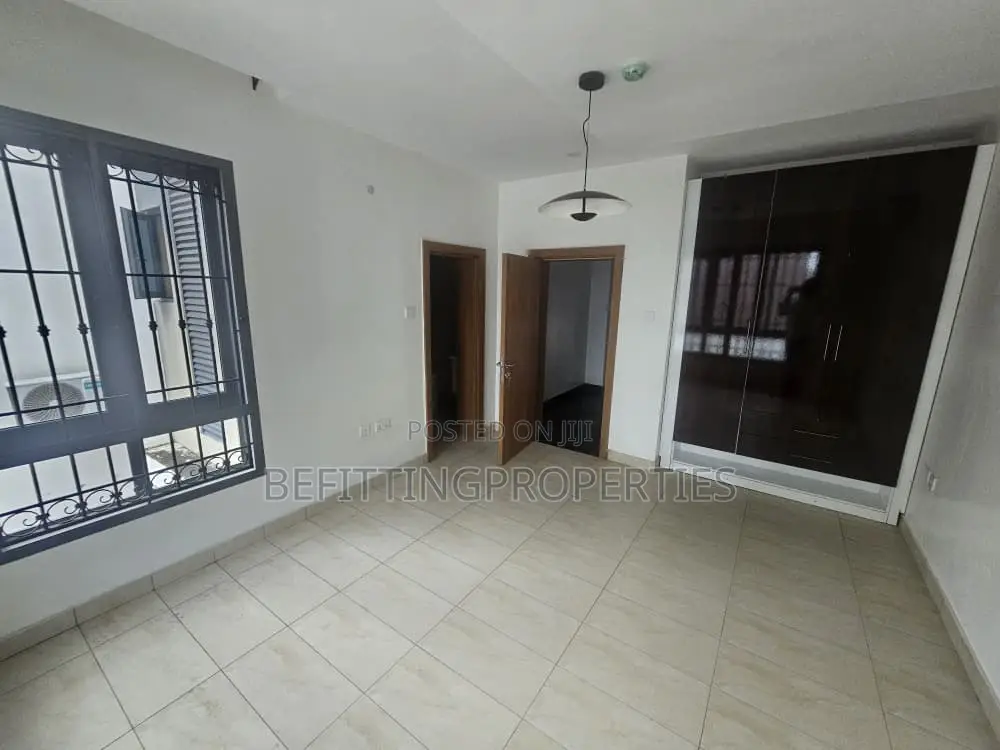 4bdrm Apartment in Banana Island for rent