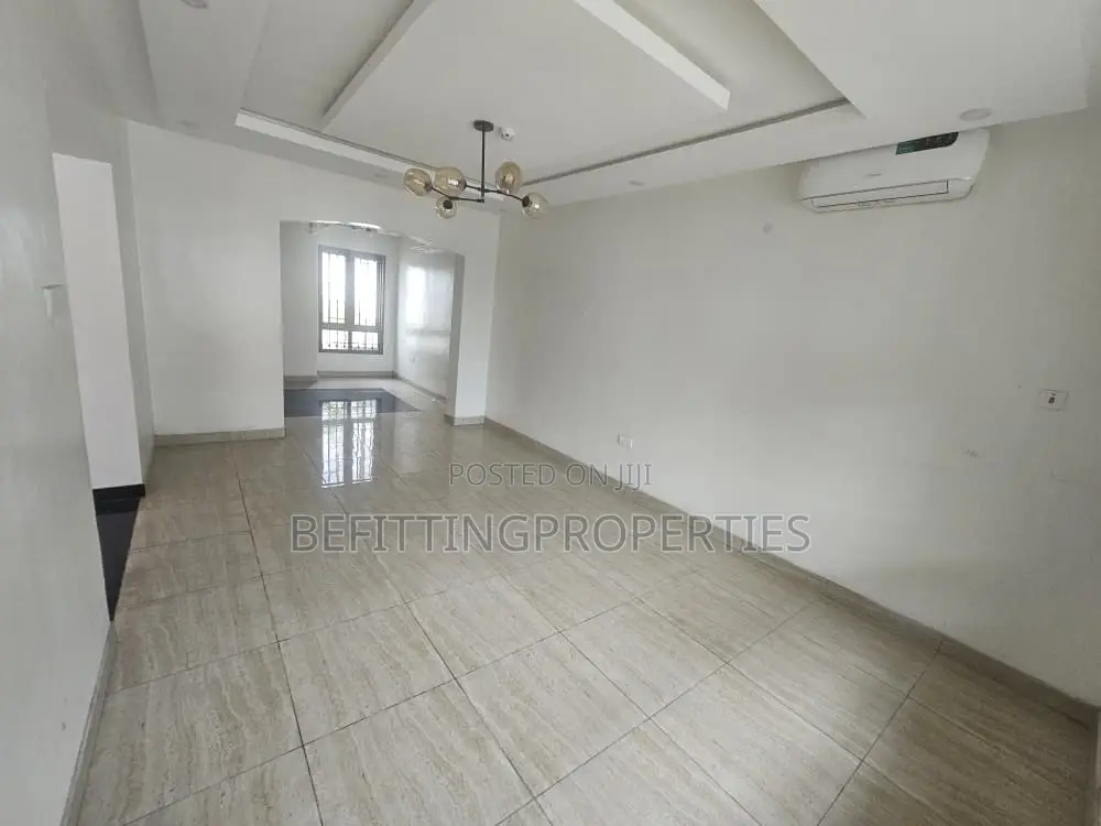 4bdrm Apartment in Banana Island for rent