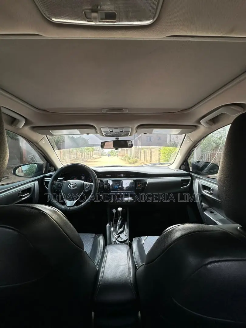 Toyota Corolla 2016 Black