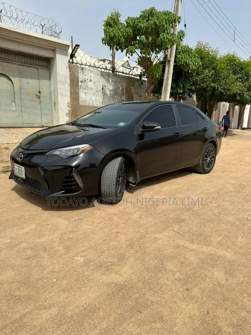 Toyota Corolla 2016 Black