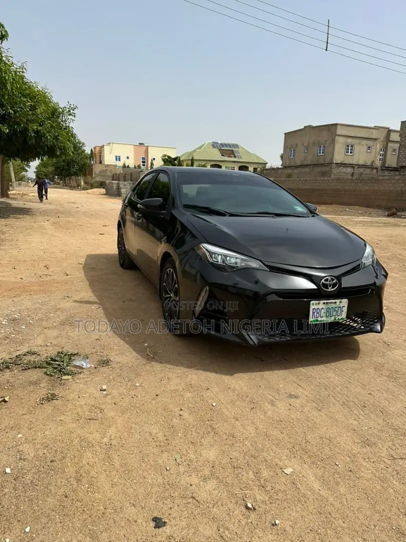 Toyota Corolla 2016 Black