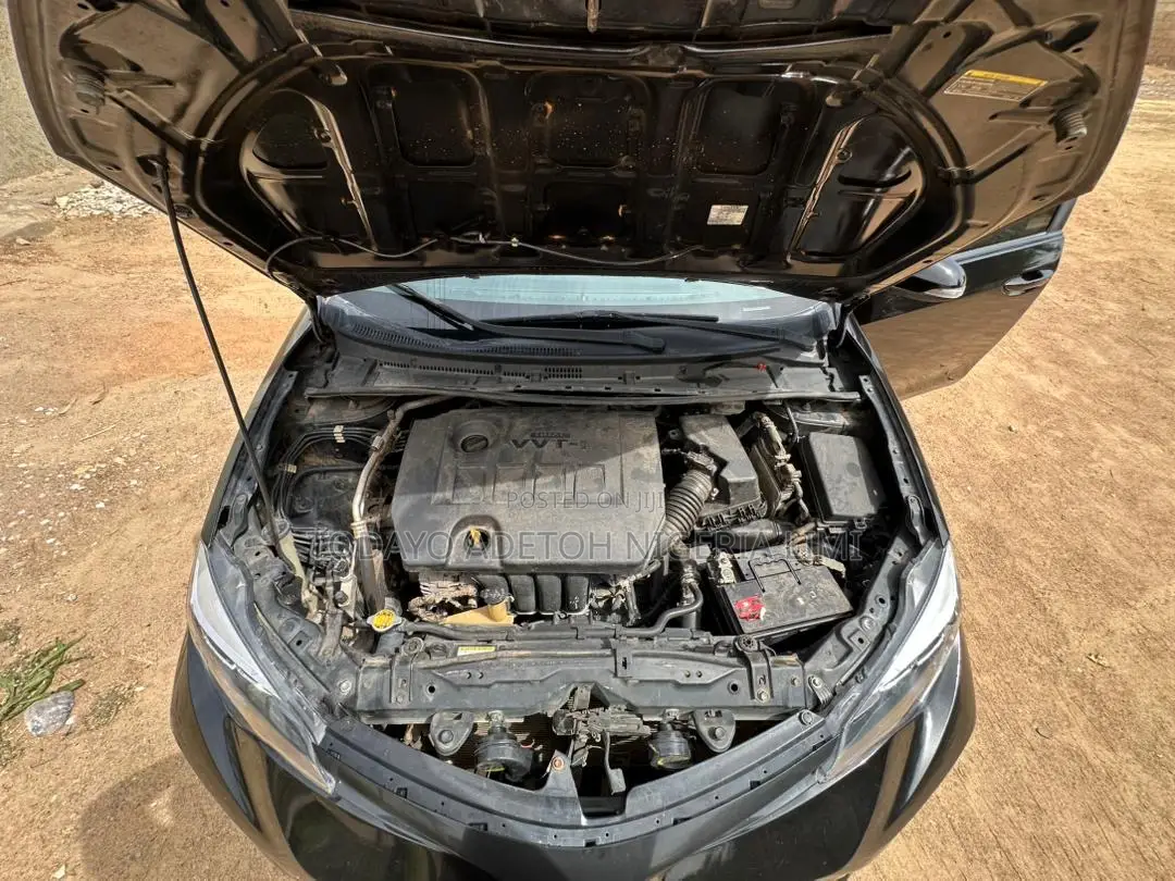 Toyota Corolla 2016 Black