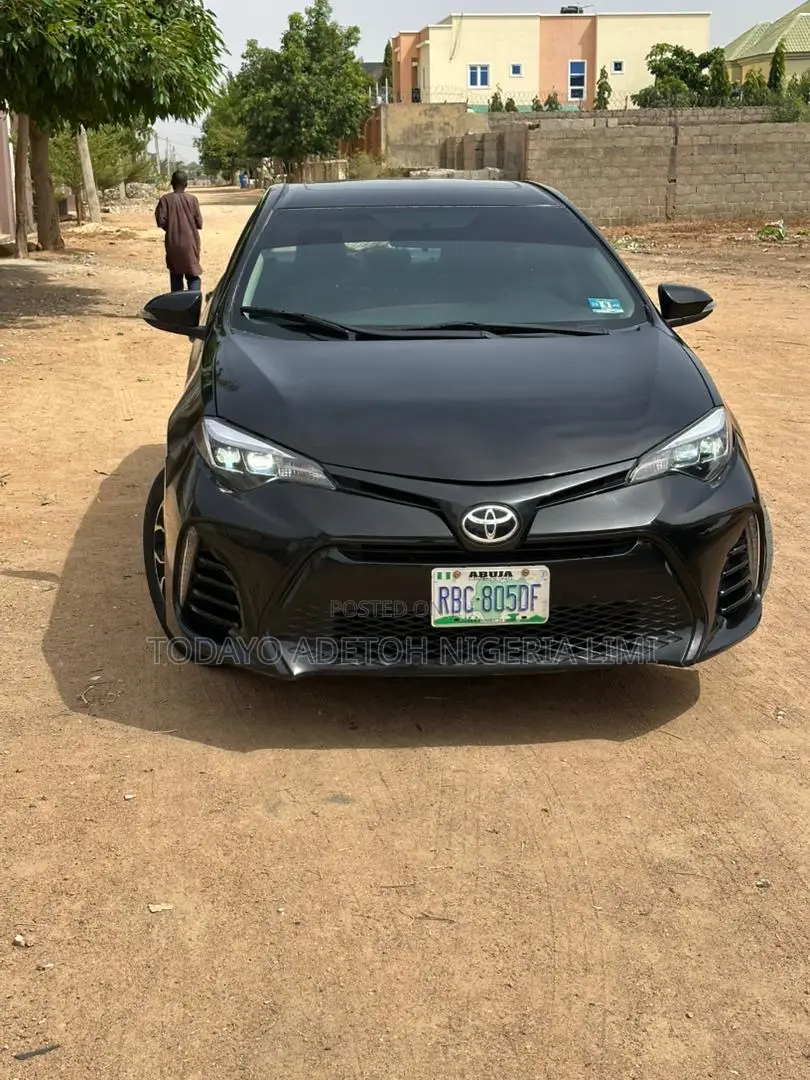 Toyota Corolla 2016 Black