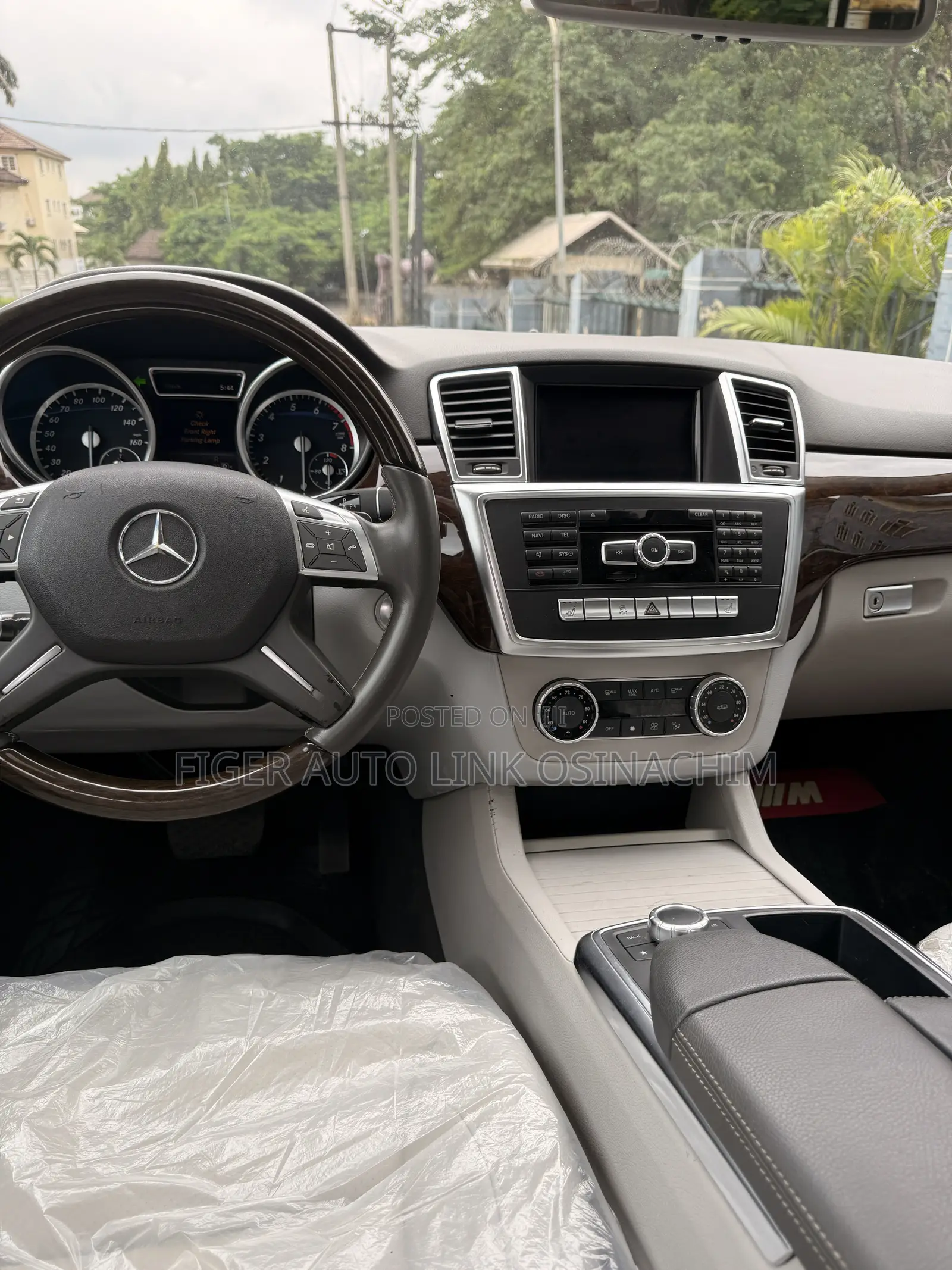 Mercedes-Benz M Class ML350 4MATIC 4dr SUV AWD (3.5L 6cyl 7A) 2015 Gray