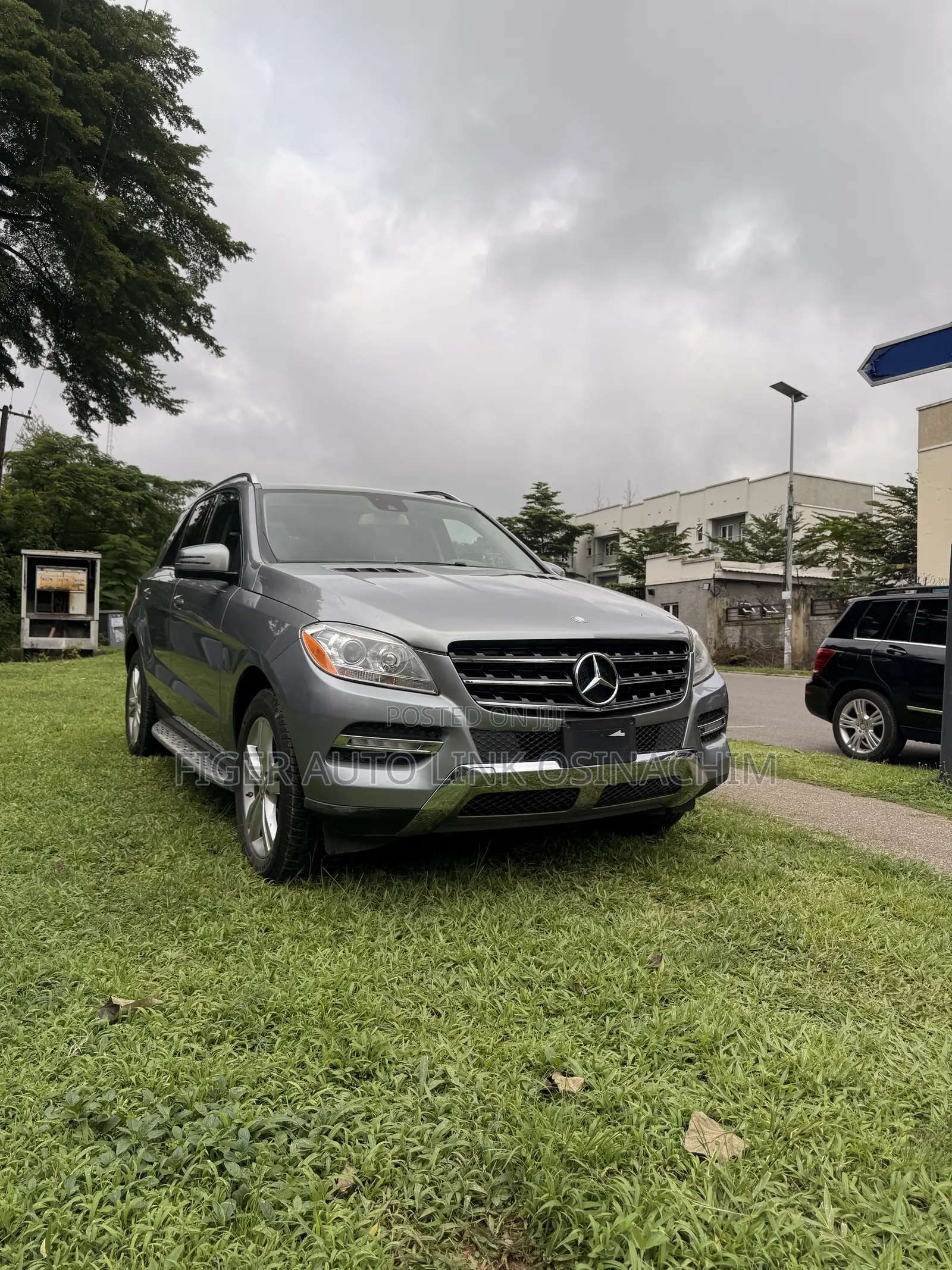 Mercedes-Benz M Class ML350 4MATIC 4dr SUV AWD (3.5L 6cyl 7A) 2015 Gray