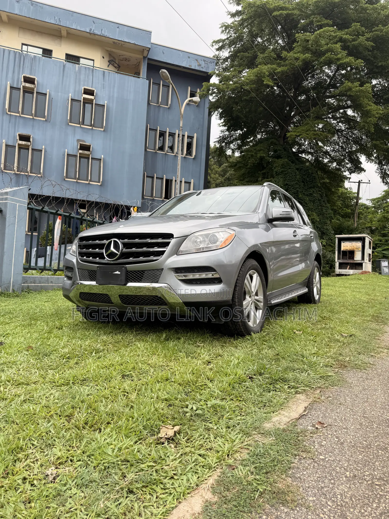 Mercedes-Benz M Class ML350 4MATIC 4dr SUV AWD (3.5L 6cyl 7A) 2015 Gray