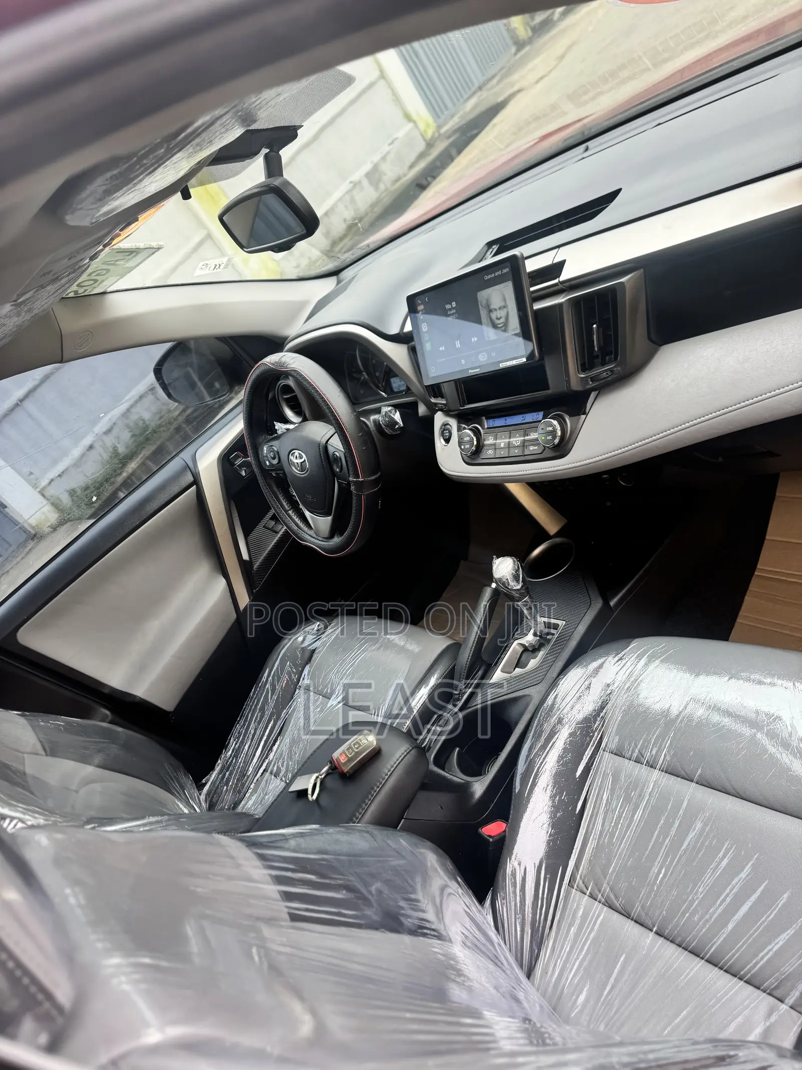 Toyota RAV4 Limited 4dr SUV (2.5L 4cyl 6A) 2015 Red