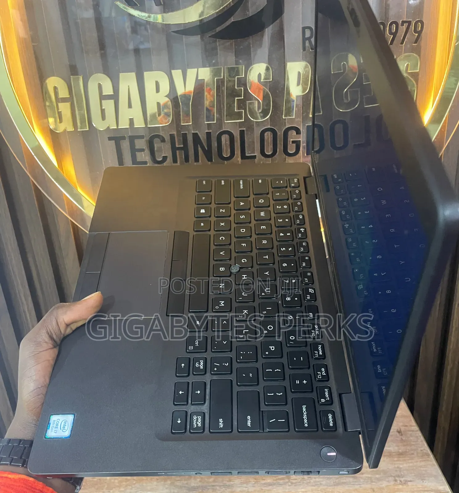 Laptop Dell Latitude 5400 8GB Intel Core i7 SSD 256GB