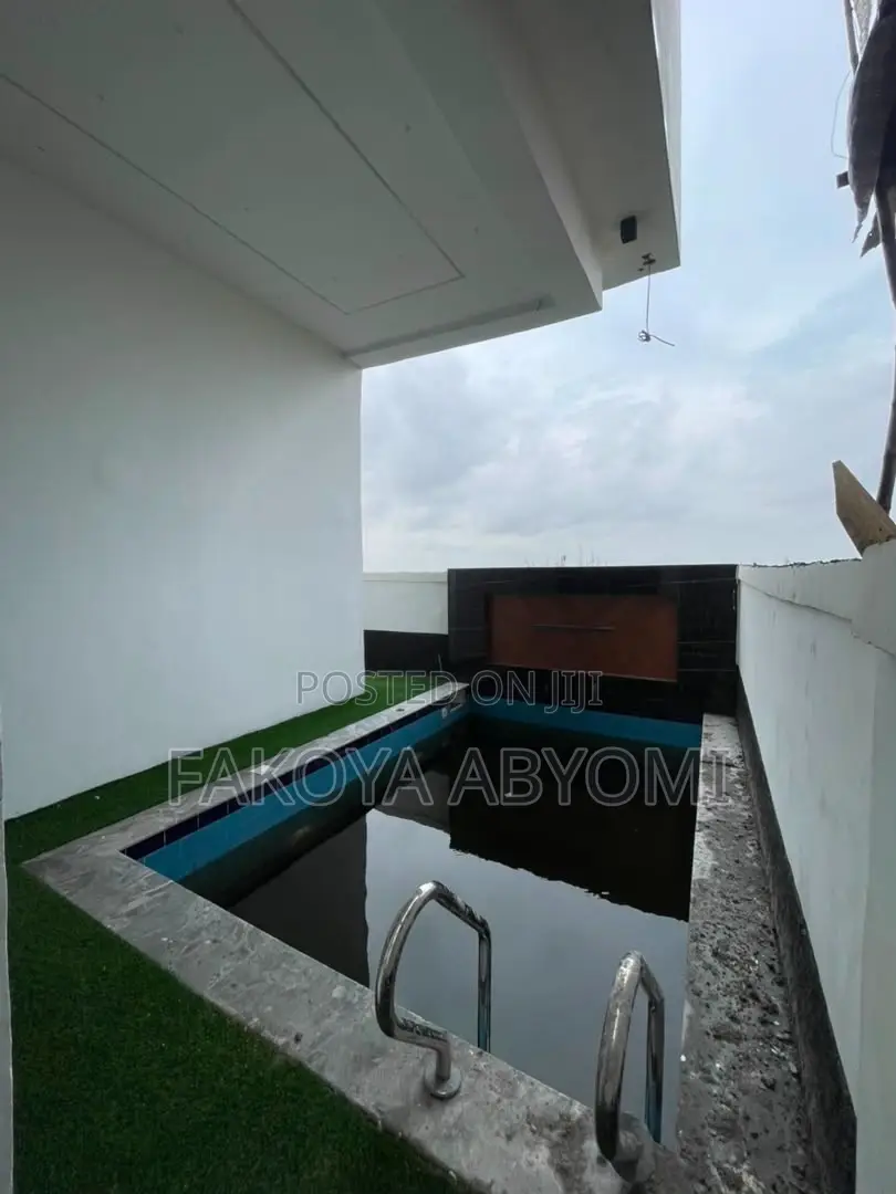 5bdrm Duplex in Ajah, Off Lekki-Epe Expressway for sale