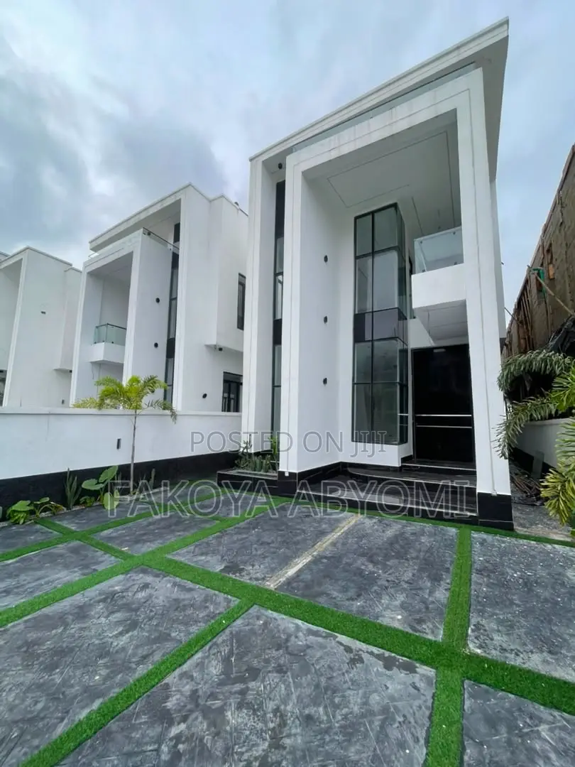 5bdrm Duplex in Ajah, Off Lekki-Epe Expressway for sale