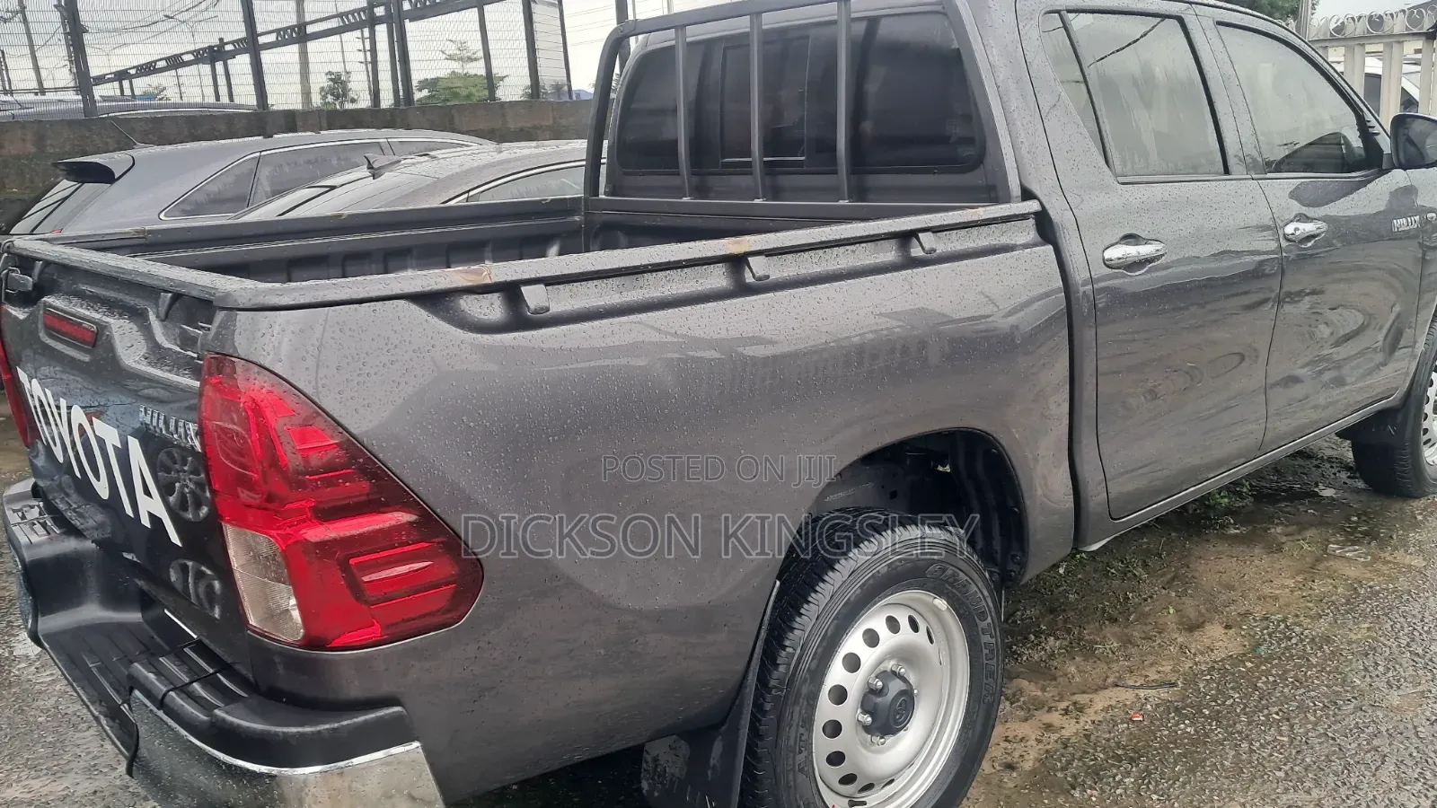 Toyota Hilux 2023 Gray