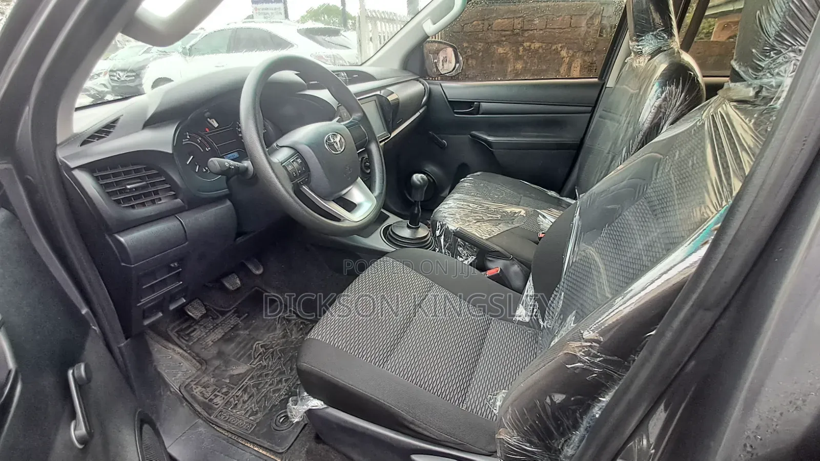 Toyota Hilux 2023 Gray