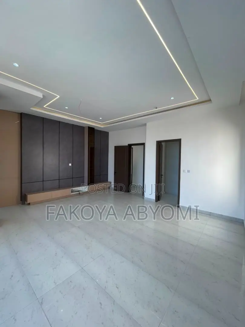 5bdrm Duplex in Orchid, Lekki Phase 2 for sale
