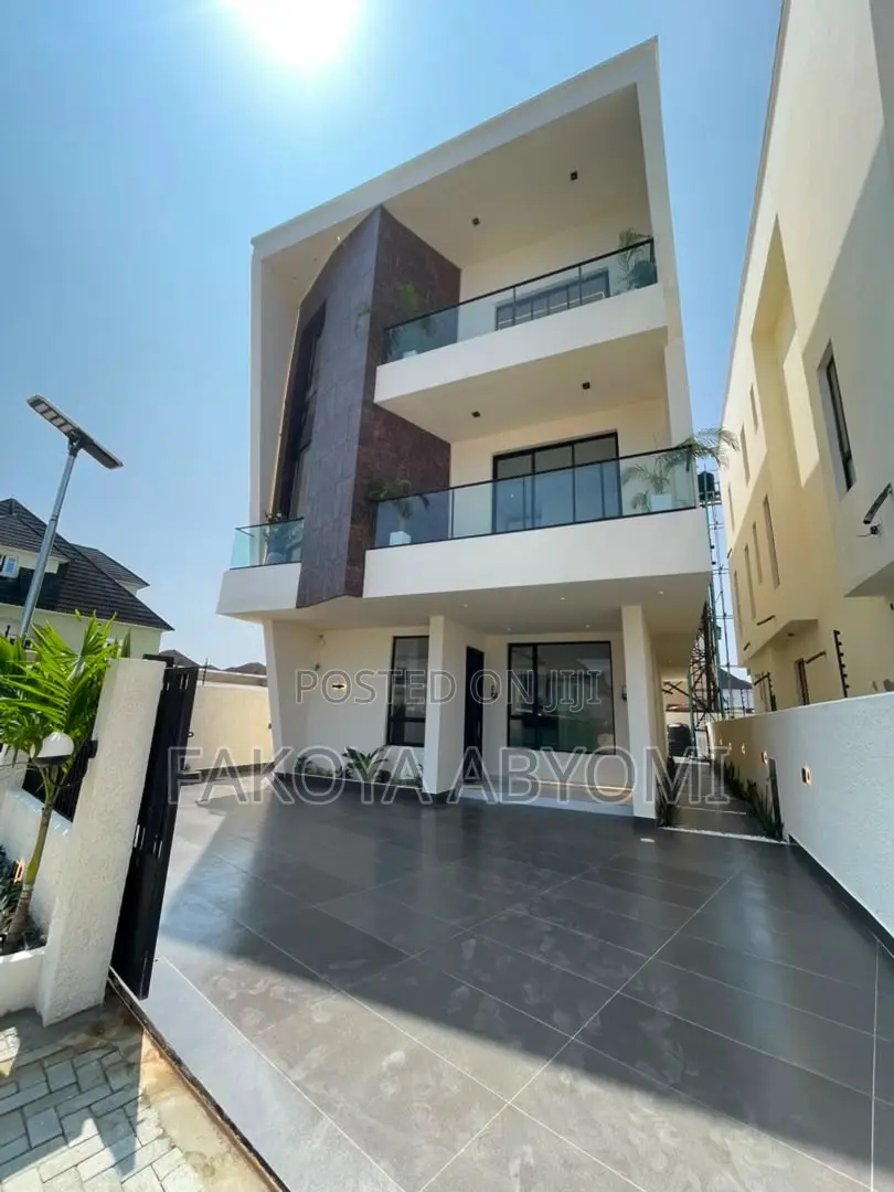 5bdrm Duplex in Orchid, Lekki Phase 2 for sale
