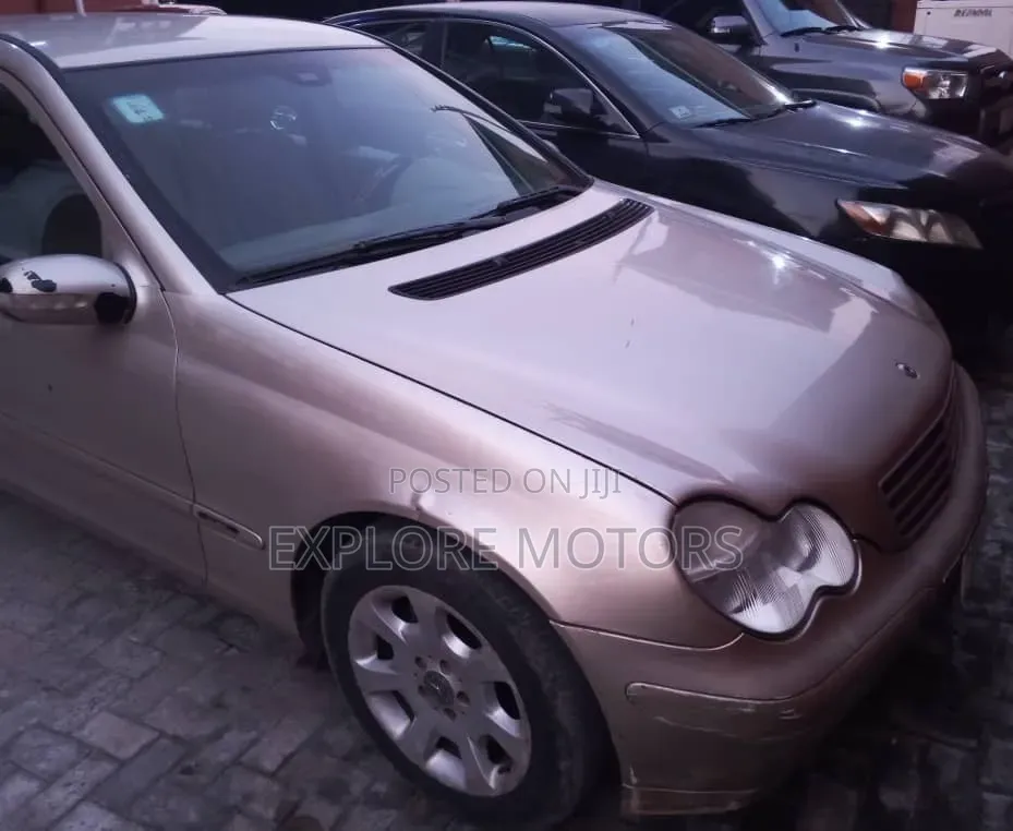 Mercedes-Benz C180 2003 Gold