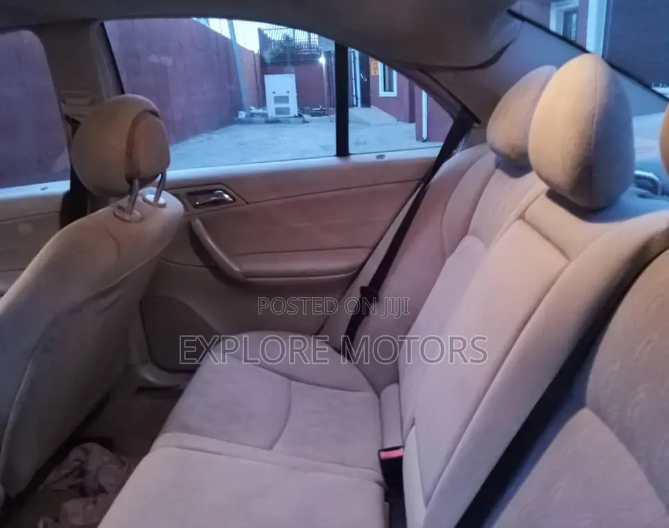 Mercedes-Benz C180 2003 Gold