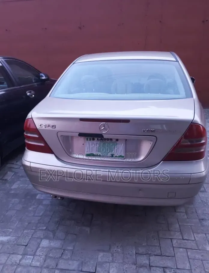 Mercedes-Benz C180 2003 Gold