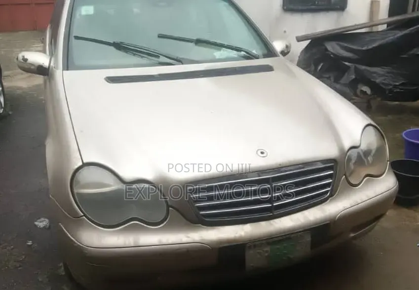 Mercedes-Benz C180 2003 Gold