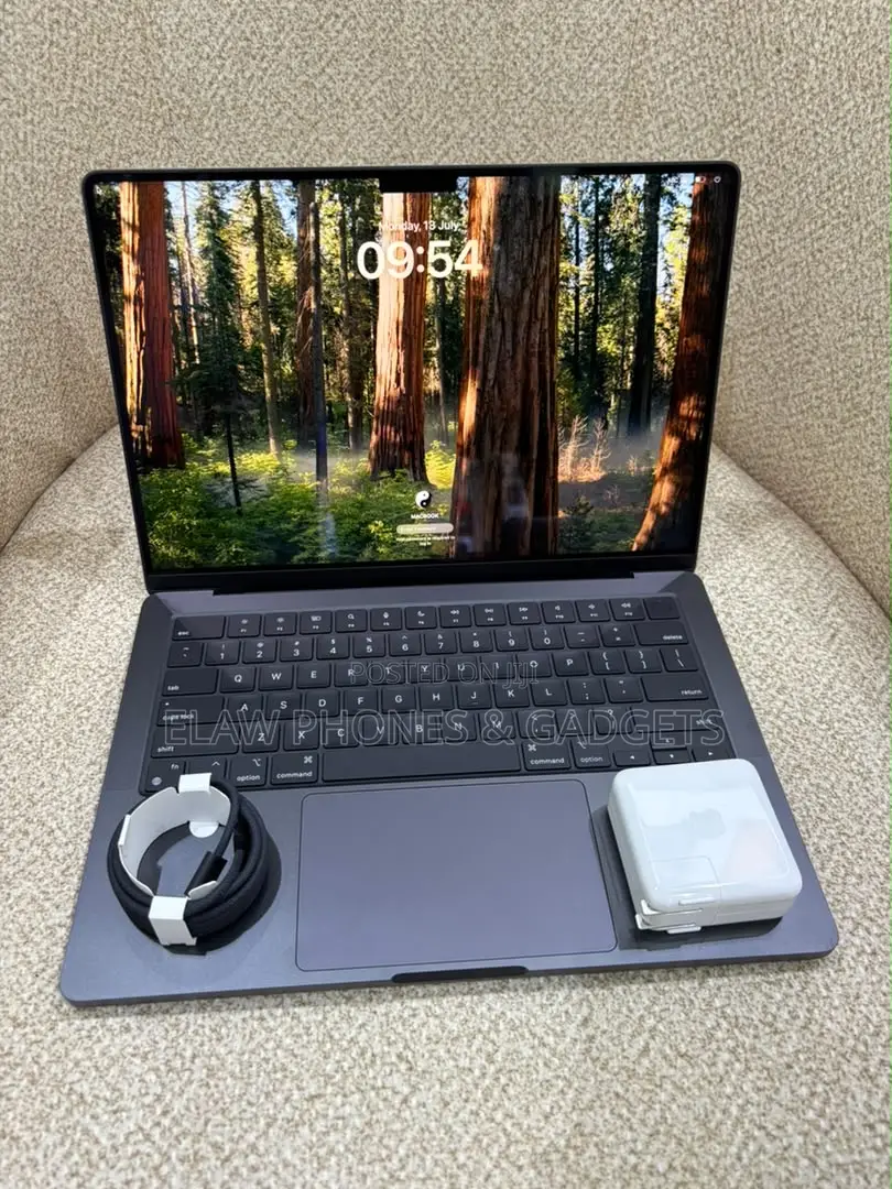 Laptop Apple MacBook Pro 2024 M4 Pro 24GB Apple M4 Pro SSD 512GB