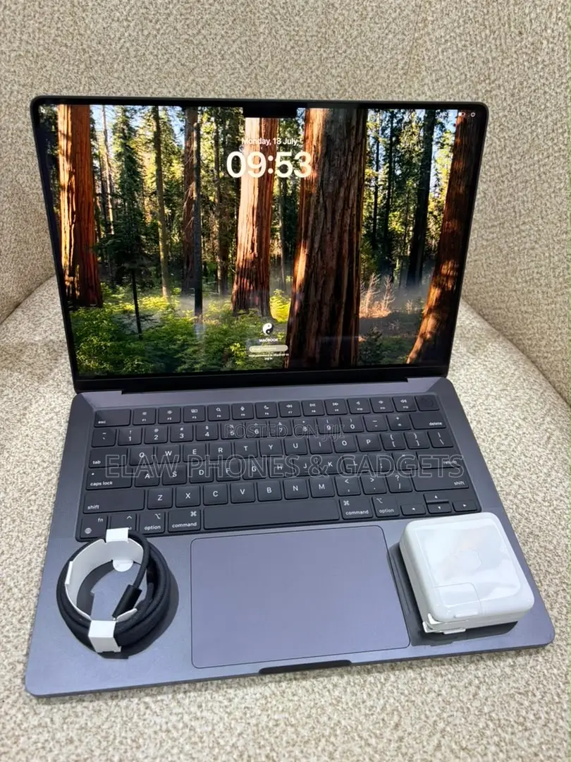 Laptop Apple MacBook Pro 2024 M4 Pro 24GB Apple M4 Pro SSD 512GB